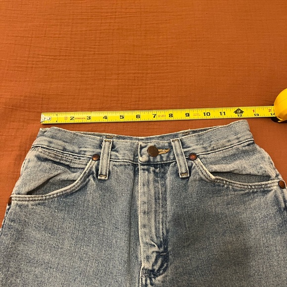 Vintage Wrangler High-Waisted Jeans (Size 00 to 0) - Picture 4 of 5